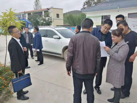 平?jīng)鲢垂鹃_展“踐行初心使命，助推脫貧攻堅”主題黨日活動(圖3)