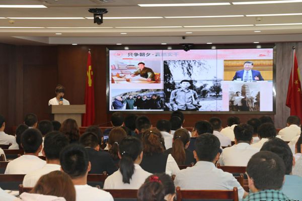 泓源公司黨委舉辦“培育泓源精神，勇?lián)鷩笫姑敝黝}演講比賽(圖4)