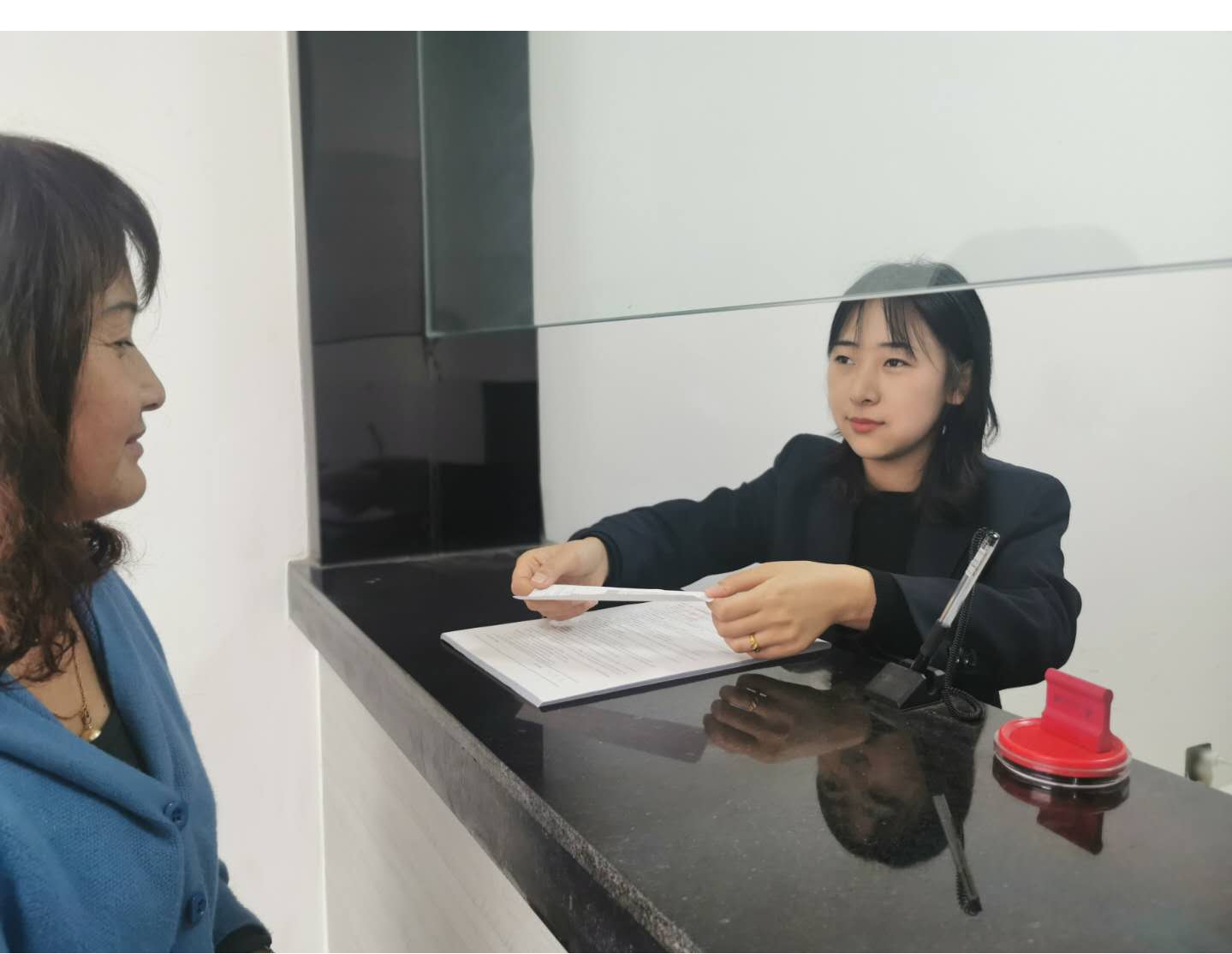 關于對首期“泓源榜樣”進行公示的公告(圖2) 關于對首期“泓源榜樣”進行公示的公告(圖2)