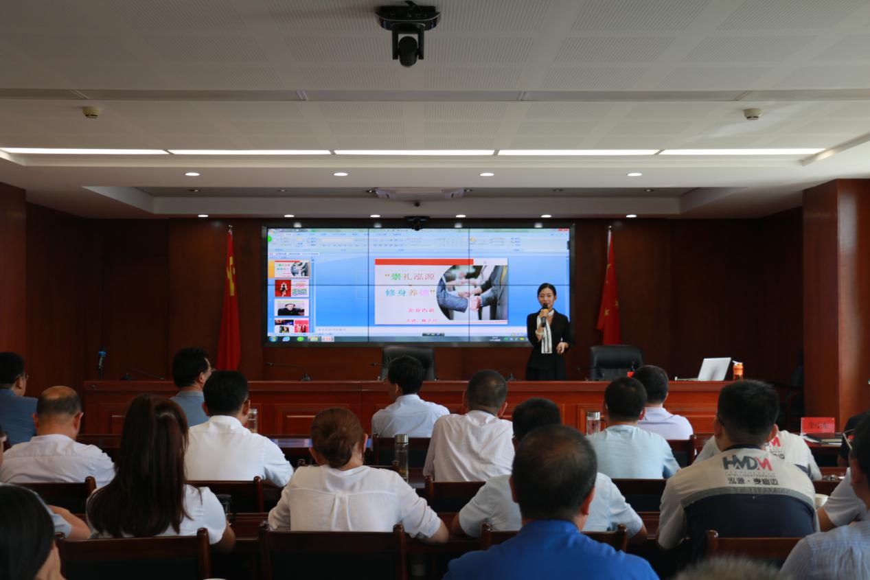 泓源公司大力提升員工素質(zhì)培樹企業(yè)形象(圖4) 泓源公司大力提升員工素質(zhì)培樹企業(yè)形象(圖4)