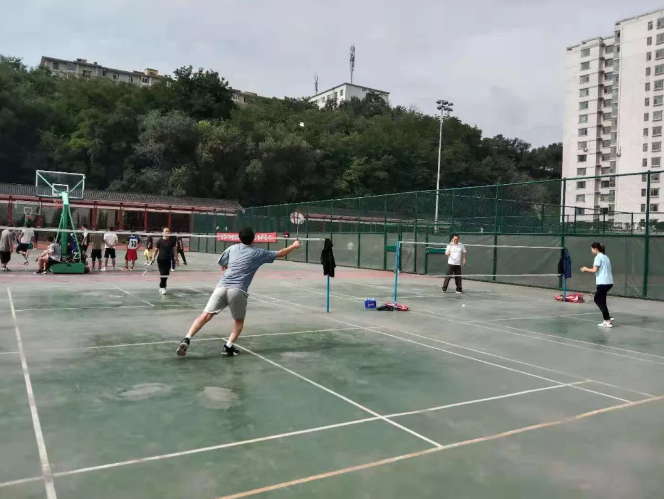 “羽”你過周末——泓源公司羽毛球興趣小組開展戶外訓(xùn)練活動(圖2) “羽”你過周末——泓源公司羽毛球興趣小組開展戶外訓(xùn)練活動(圖2)