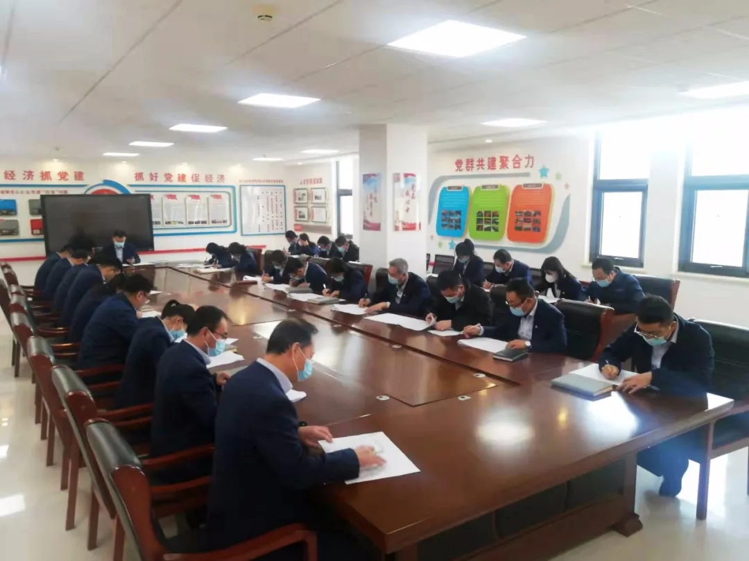 市產(chǎn)投集團(tuán)組織開展第四季度員工綜合素質(zhì)測試(圖2) 市產(chǎn)投集團(tuán)組織開展第四季度員工綜合素質(zhì)測試(圖2)