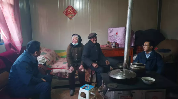市產(chǎn)投集團(tuán)深入幫扶村開展春節(jié)慰問(wèn)(圖3)